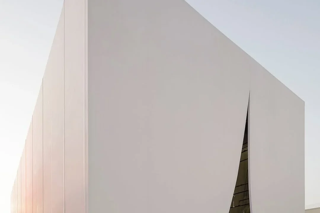 Potret Desain Tenda Putih ala Arab di Paviliun Finlandia oleh JKMM Architects